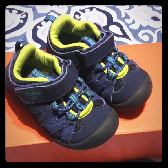 OshKosh B'gosh Other - Boy’s OshKosh Sneakers w/Box